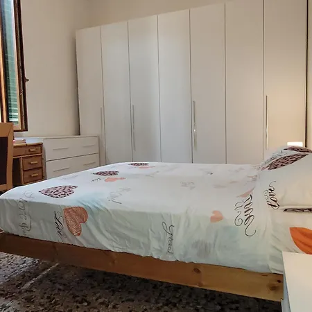 Vendégház Ampia Vicina Al Centro *